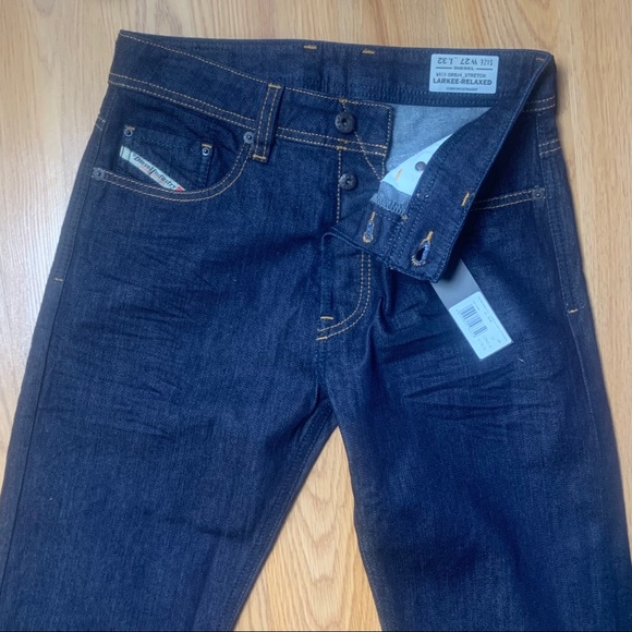 Diesel straight leg blue jeans. - Picture 2 of 5